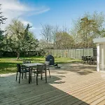 4 Bedroom Lovely In Vaeggerlose Semesterbostad Bøtø By