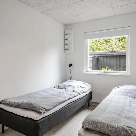 4 Bedroom Lovely In Vaeggerlose