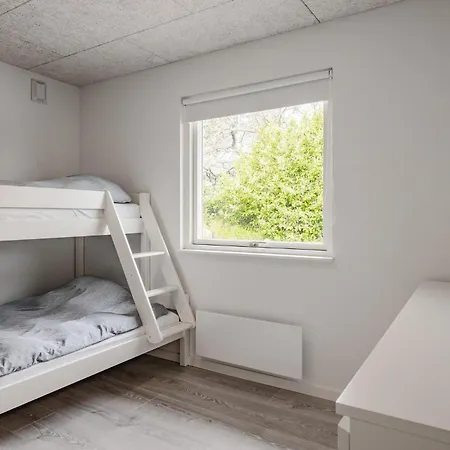 4 Bedroom Lovely In Vaeggerlose