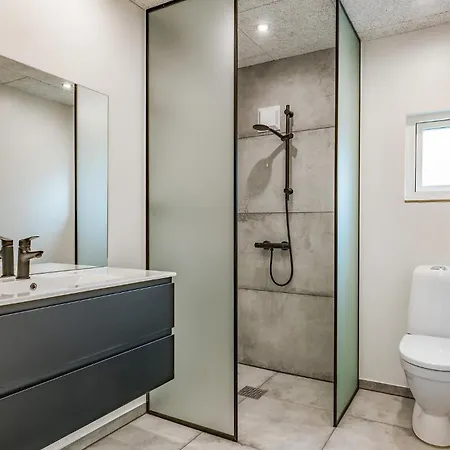 4 Bedroom Lovely In Vaeggerlose